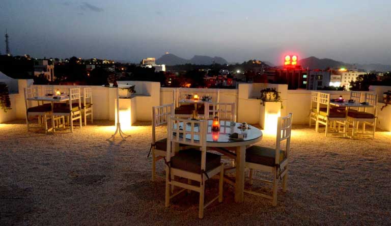 Golden-Tulip-Udaipur-Dining2