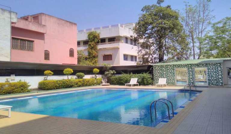 Golden-Tulip-Udaipur-Pool