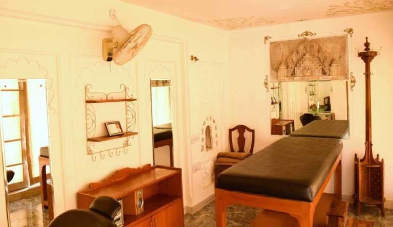Hotel-Ram-Pratap-Palace-Udaipur-Massage-Room