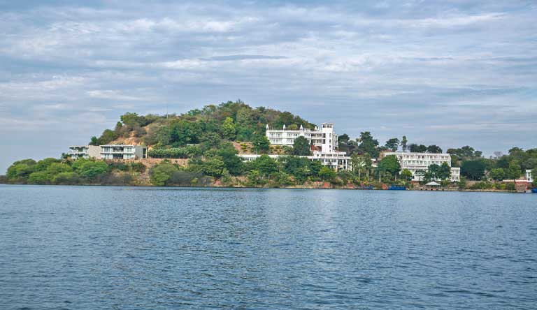 Jaisamand-Island-Resort-Exteriors-02