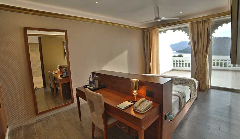 Jaisamand-Island-Resort-Gold-Suites-08