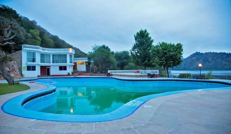 Jaisamand-Island-Resort-Swimming-Pool-1