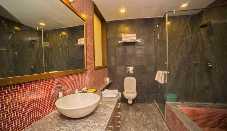 Jaisamand-Island-Resort-Villa-Suites4