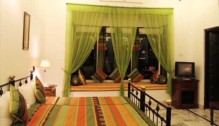 Karohi-Haveli-Room3