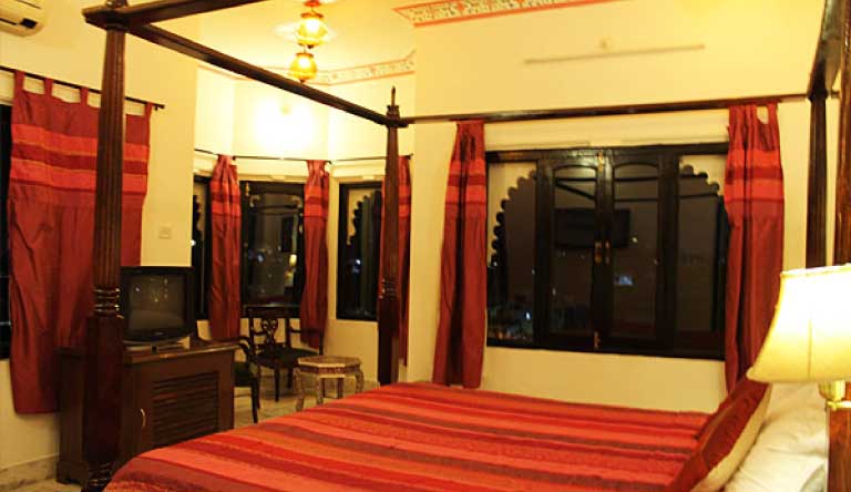 Karohi-Haveli-Room4