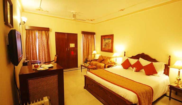 Shiv-Niwas-Palace-Udaipur-Palace-Room