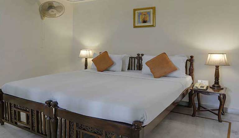 Swaroop-Vilas-Deluxe-Room