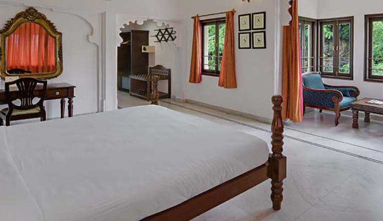 Swaroop-Vilas-Super-Deluxe-Room