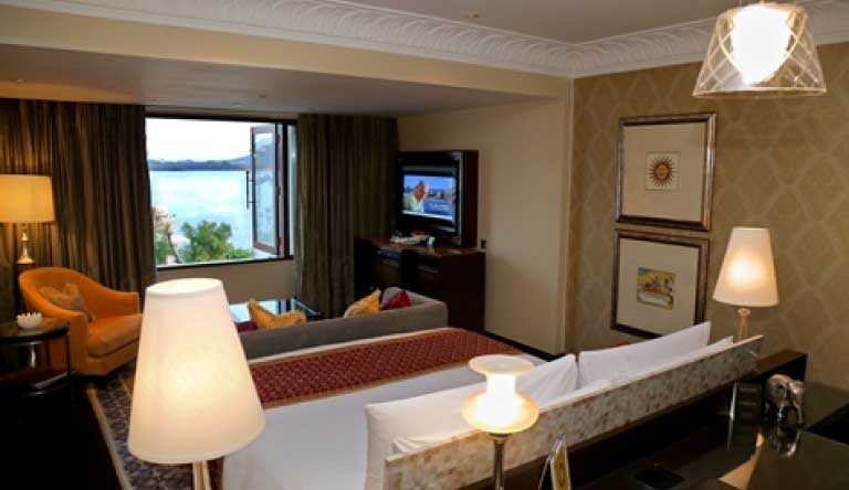 The-Leela-Palace-Udaipur-Grand-Heritage-Lake-View-Room