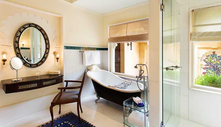 The-Oberoi-Udaivilas-Udaipur-Premier-Room-Bathroom