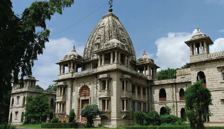 Kirti-Mandir-Vadodara-Gujarat-India.jpg