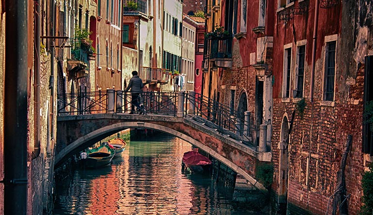 bridge-of-sighs-venice-italy