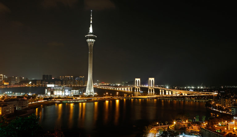 tower-macao-at-night