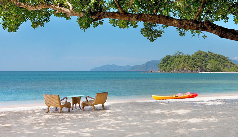 beautiful-beach-langkawi-malaysia