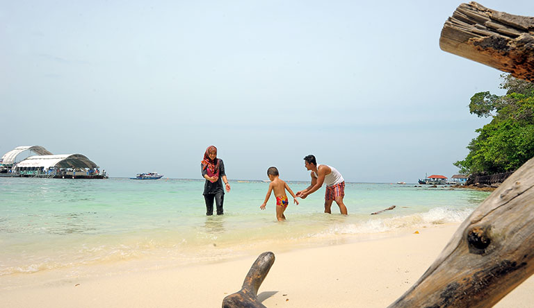 family-in-payar-island-langkawi-malaysia