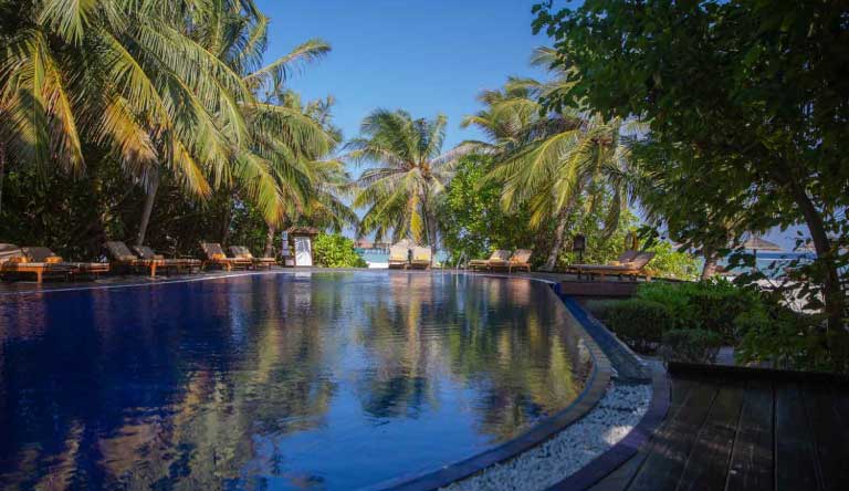 Adaaran-Prestige-Vadoo-Pool