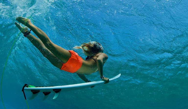 Adaaran-Select-Hudhuranfushi-Surfing