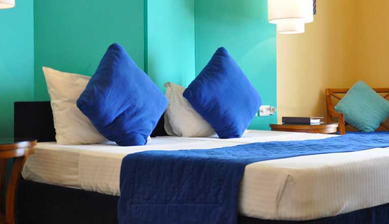 Adaaran-Select-Meedhupparu-Sunset-Beach-Villas