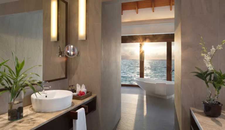 Anantara-Dhigu-Resort-Spa-Over-Water-Pool-Suite-Bathroom