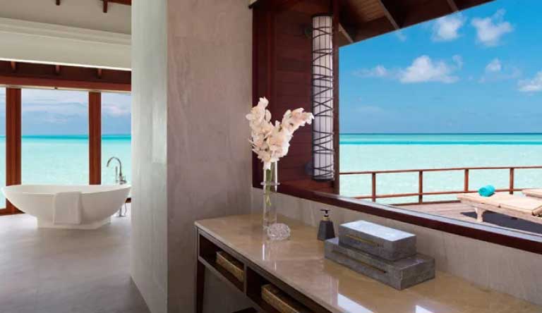 Anantara-Dhigu-Resort-Spa-Over-Water-Villa-Bathroom