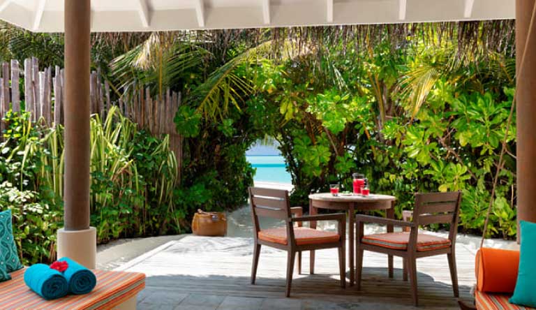 Anantara-Dhigu-Resort-Spa-Pool-Villa
