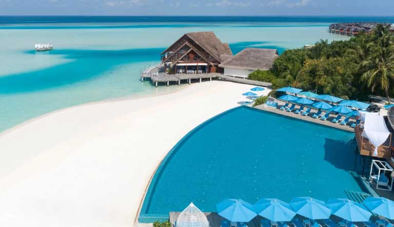 Anantara-Dhigu-Resort-Spa-Pool