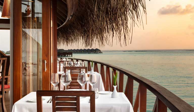 Anantara-Dhigu-Resort-Spa-Restaurant
