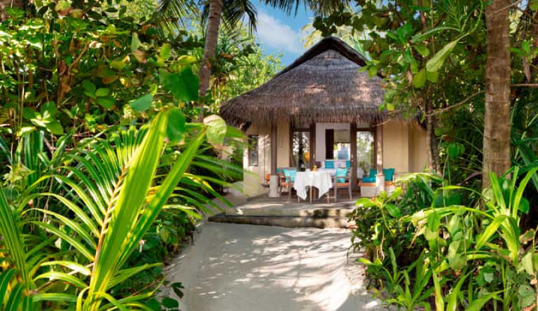 Anantara-Dhigu-Resort-Sunrise-Beach-Villa1