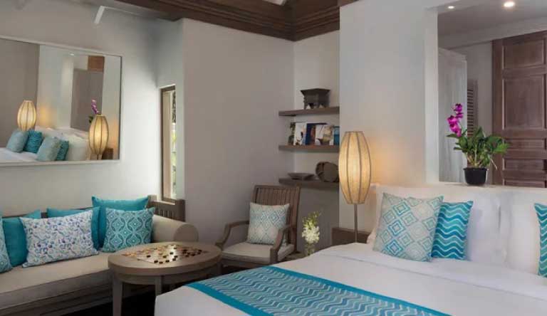 Anantara-Dhigu-Resort-Sunset-Beach-Villa