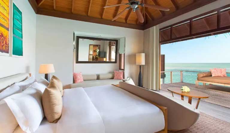 Anantara-Veli-Resort-and-Spa-Deluxe-Over-Water-Bungalow3