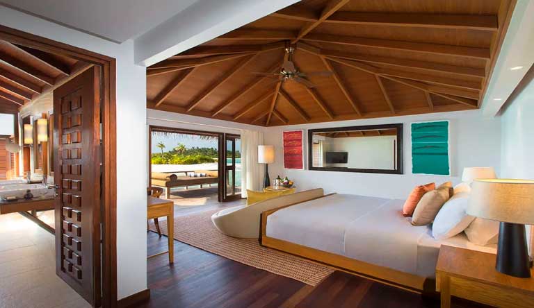 Anantara-Veli-Resort-and-Spa-Over-Water-Bungalow2