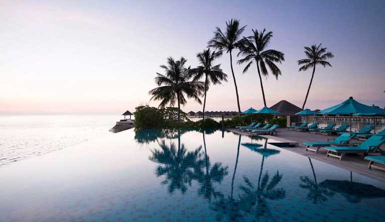 Anantara-Veli-Resort-and-Spa-Pool1