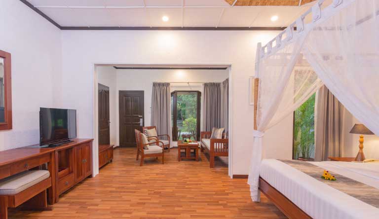 Bandos-Maldives-Deluxe-Room