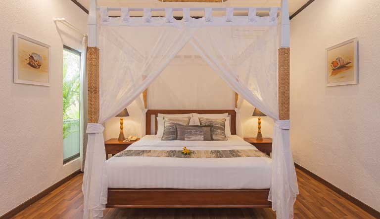 Bandos-Maldives-Deluxe-Room2