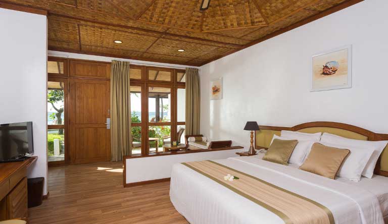 Bandos-Maldives-Standard-Room1