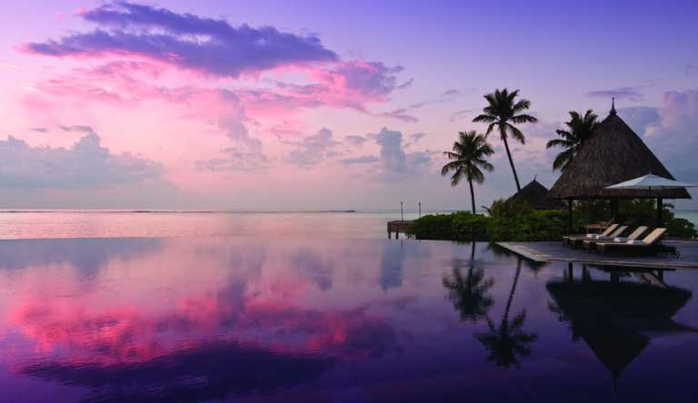 Four-Seasons-Resort-Kuda-Huraa-Pool