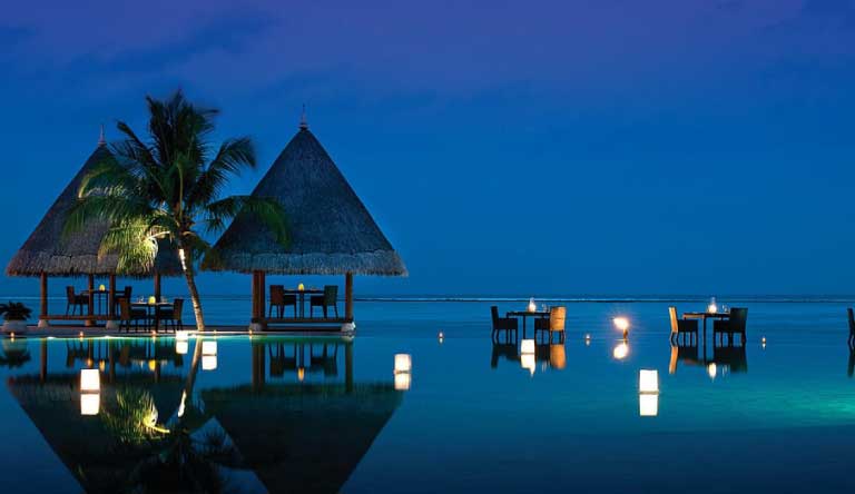 Four-Seasons-Resort-Kuda-Huraa-Restaurant3