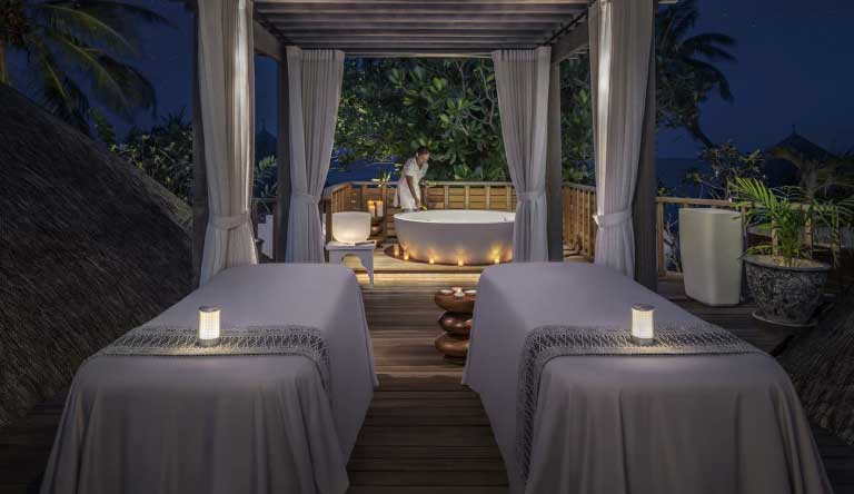 Four-Seasons-Resort-Kuda-Huraa-Spa-Night