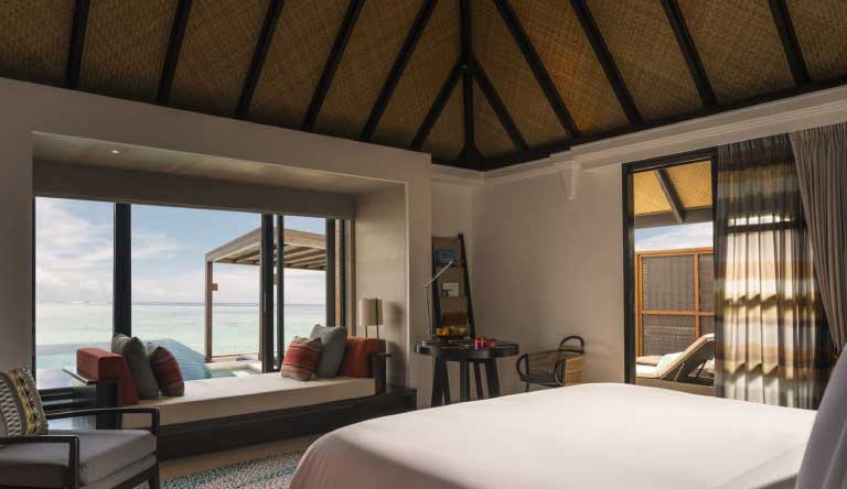 Four-Seasons-Resort-Kuda-Huraa-Sunset-Water-Villa-with-Pool3