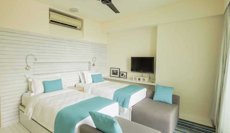 Holiday-Inn-Resort-Kandooma-Two-Bedroom-Family-Beach-House-1