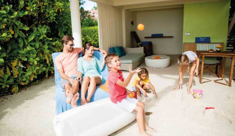 Holiday-Inn-Resort-Kandooma-Two-Bedroom-Family-Beach-House-3