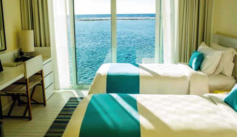 Holiday-Inn-Resort-Kandooma-Two-Bedroom-Overwater-Pavilion-2