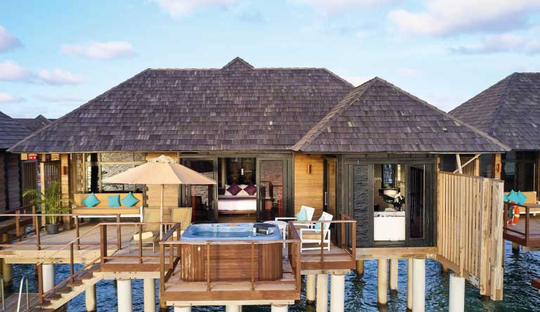 Irufushi-Beach-and-Spa-Horizon-Water-Villa2