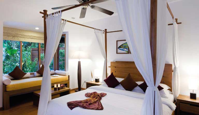 Kuramathi-Island-Resort-Beach-Bungalow