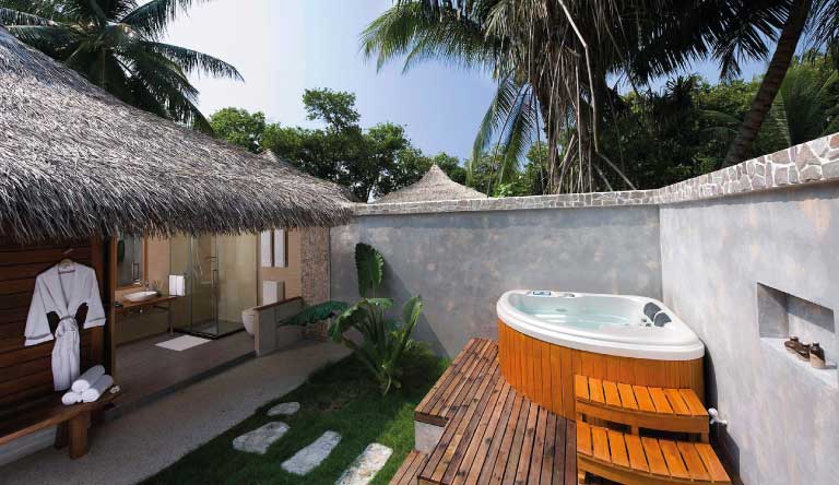Kuramathi-Island-Resort-Beach-Bungalow1