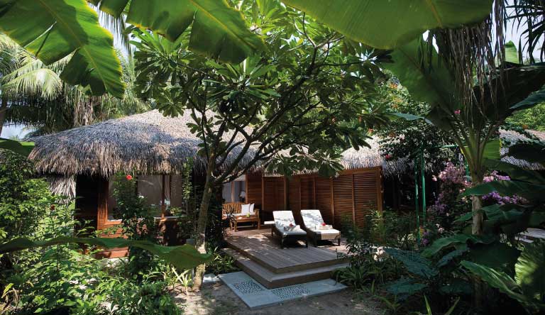 Kuramathi-Island-Resort-Beach-Bungalow2