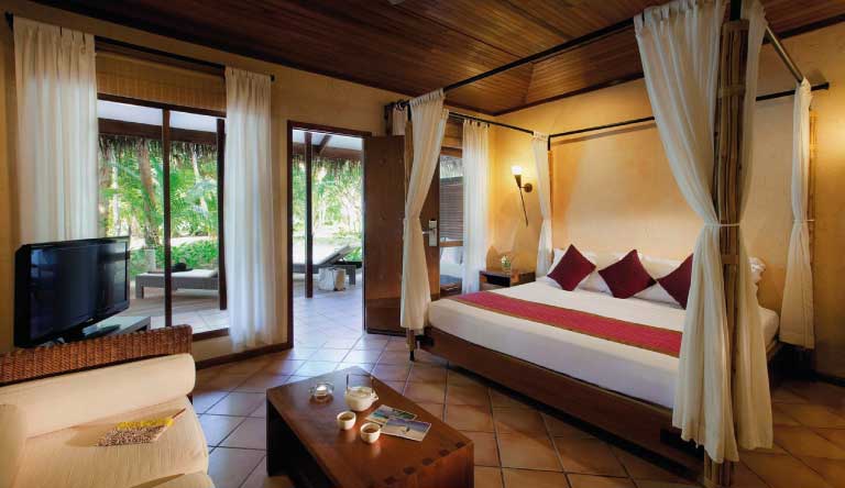 Kuramathi-Island-Resort-Beach-Villa