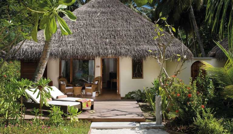 Kuramathi-Island-Resort-Deluxe-Beach-Villa