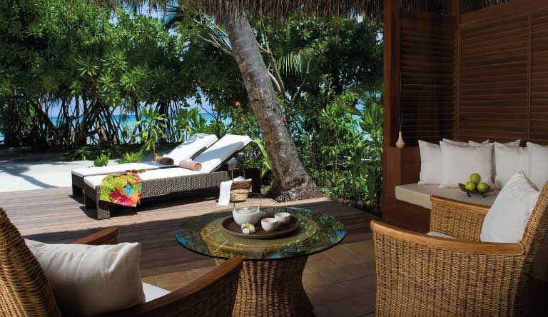 Kuramathi-Island-Resort-Deluxe-Beach-Villa1