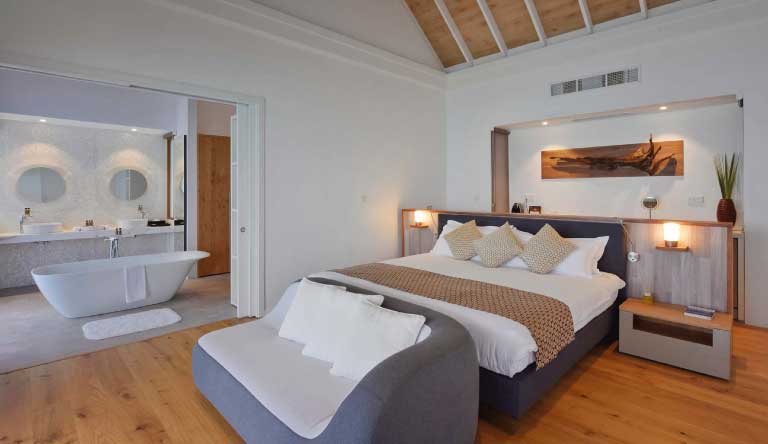 Kuramathi-Island-Resort-Deluxe-Water-Villa1